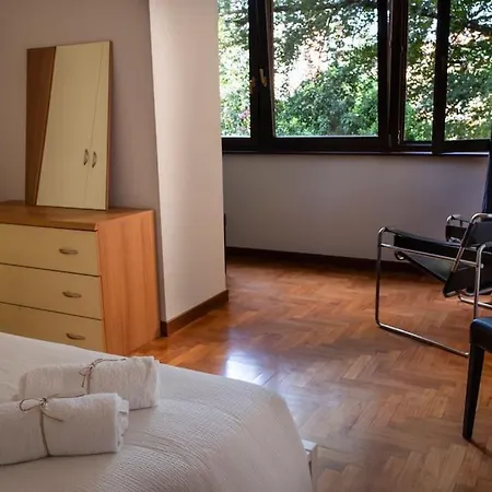 Spacious In Strategic Location - Apartment