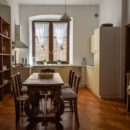 Apartment Spacious In Strategic Location - *